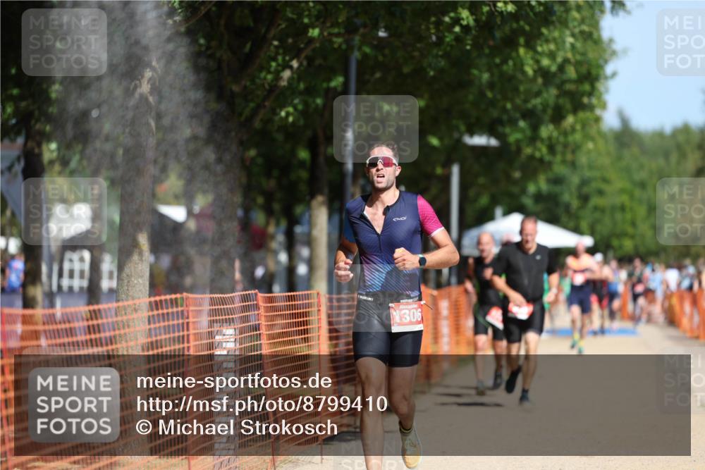 07.09.2025 - 19. Norderstedt Triathlon Michael Strokosch http://msf.ph/oto/8799410 07.09.2025 12:29:16 Laufen 818, 835, 1217, 1306, 1379 meine-sportfotos.de