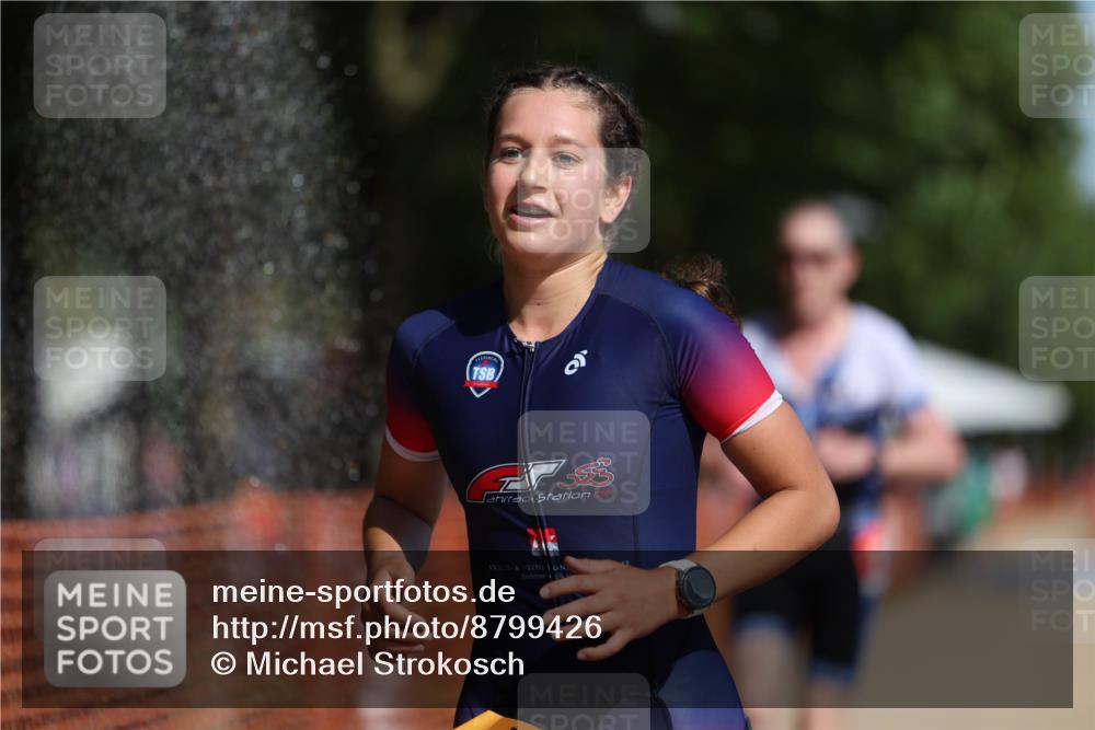07.09.2025 - 19. Norderstedt Triathlon Michael Strokosch http://msf.ph/oto/8799426 07.09.2025 11:59:37 Laufen 296, 1177, 1383 meine-sportfotos.de