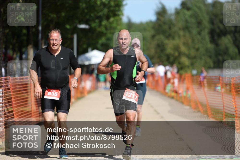 07.09.2025 - 19. Norderstedt Triathlon Michael Strokosch http://msf.ph/oto/8799526 07.09.2025 12:29:21 Laufen 756, 818, 835, 1217, 1306, 1379 meine-sportfotos.de