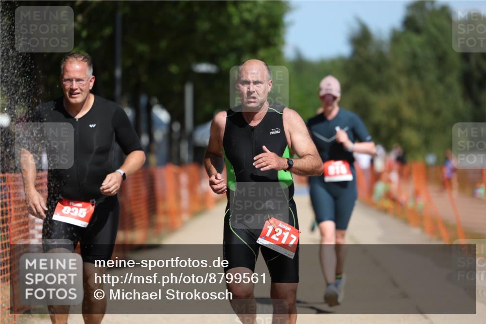 07.09.2025 - 19. Norderstedt Triathlon Michael Strokosch http://msf.ph/oto/8799561 07.09.2025 12:29:22 Laufen 756, 818, 835, 1217, 1379 meine-sportfotos.de