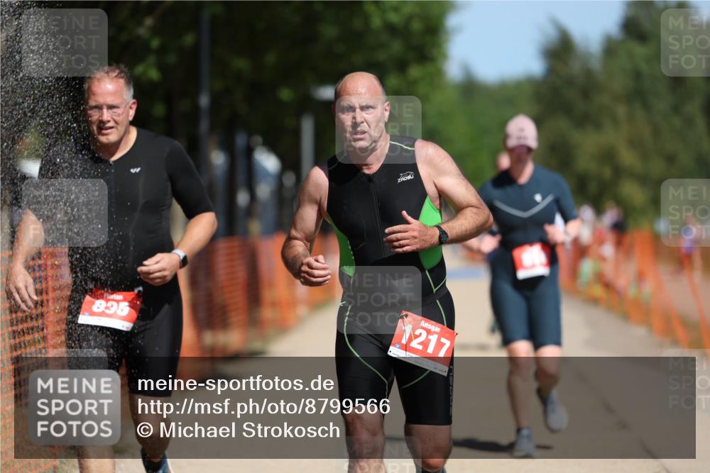 07.09.2025 - 19. Norderstedt Triathlon Michael Strokosch http://msf.ph/oto/8799566 07.09.2025 12:29:22 Laufen 756, 818, 835, 1217, 1379 meine-sportfotos.de
