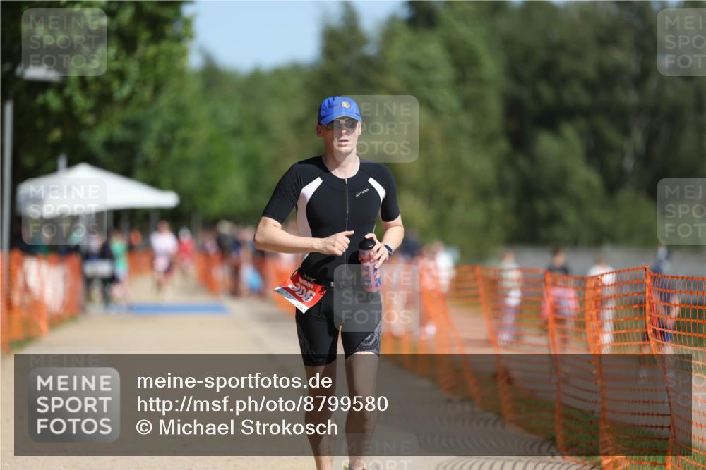 07.09.2025 - 19. Norderstedt Triathlon Michael Strokosch http://msf.ph/oto/8799580 07.09.2025 11:59:53 Laufen 306 meine-sportfotos.de