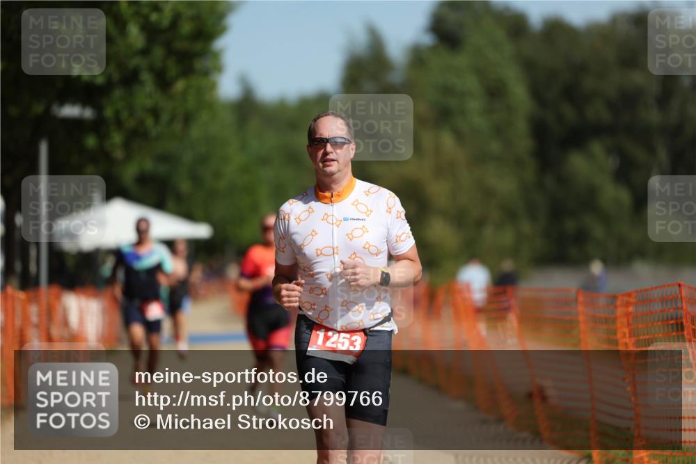 07.09.2025 - 19. Norderstedt Triathlon Michael Strokosch http://msf.ph/oto/8799766 07.09.2025 12:00:18 Laufen 714, 749, 1253 meine-sportfotos.de