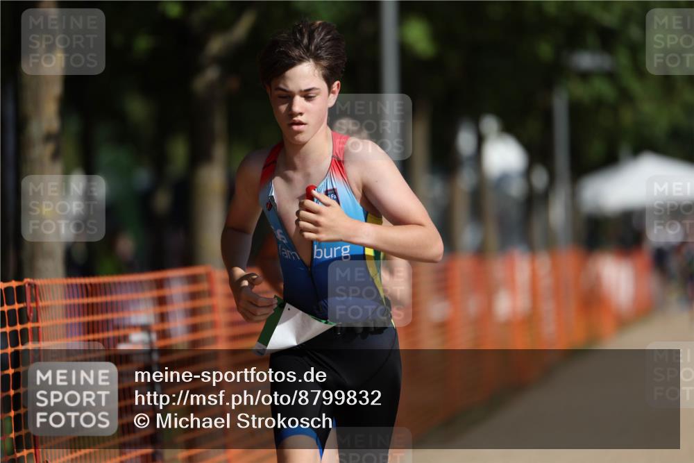 07.09.2025 - 19. Norderstedt Triathlon Michael Strokosch http://msf.ph/oto/8799832 07.09.2025 10:56:21 Laufen 70, 76, 102 meine-sportfotos.de