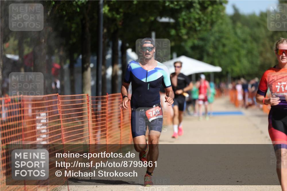 07.09.2025 - 19. Norderstedt Triathlon Michael Strokosch http://msf.ph/oto/8799861 07.09.2025 12:00:23 Laufen 714, 749, 1184, 1253 meine-sportfotos.de