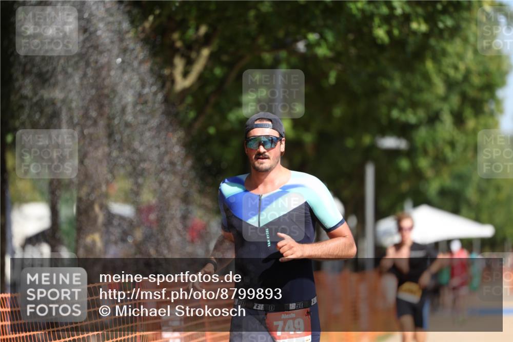 07.09.2025 - 19. Norderstedt Triathlon Michael Strokosch http://msf.ph/oto/8799893 07.09.2025 12:00:25 Laufen 714, 749, 1184 meine-sportfotos.de