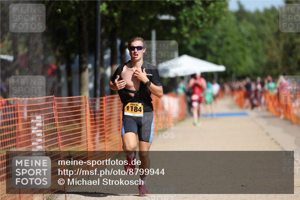 07.09.2025 - 19. Norderstedt Triathlon Michael Strokosch http://msf.ph/oto/8799944 07.09.2025 12:00:28 Laufen 714, 749, 1184 meine-sportfotos.de