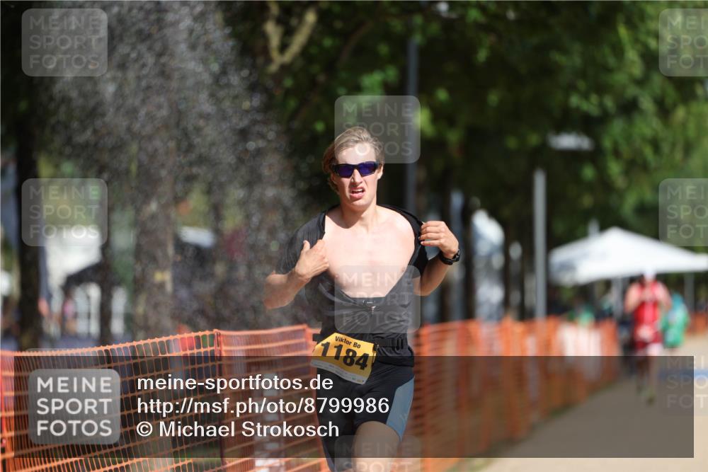 07.09.2025 - 19. Norderstedt Triathlon Michael Strokosch http://msf.ph/oto/8799986 07.09.2025 12:00:29 Laufen 714, 749, 1184 meine-sportfotos.de