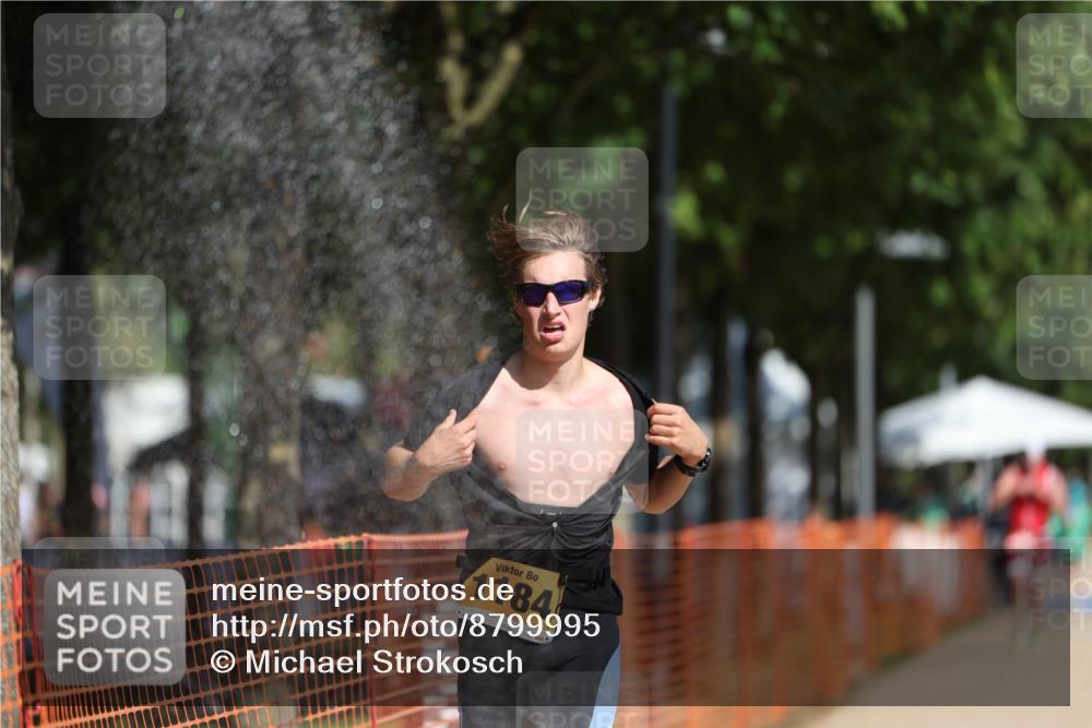 07.09.2025 - 19. Norderstedt Triathlon Michael Strokosch http://msf.ph/oto/8799995 07.09.2025 12:00:29 Laufen 714, 749, 1184 meine-sportfotos.de