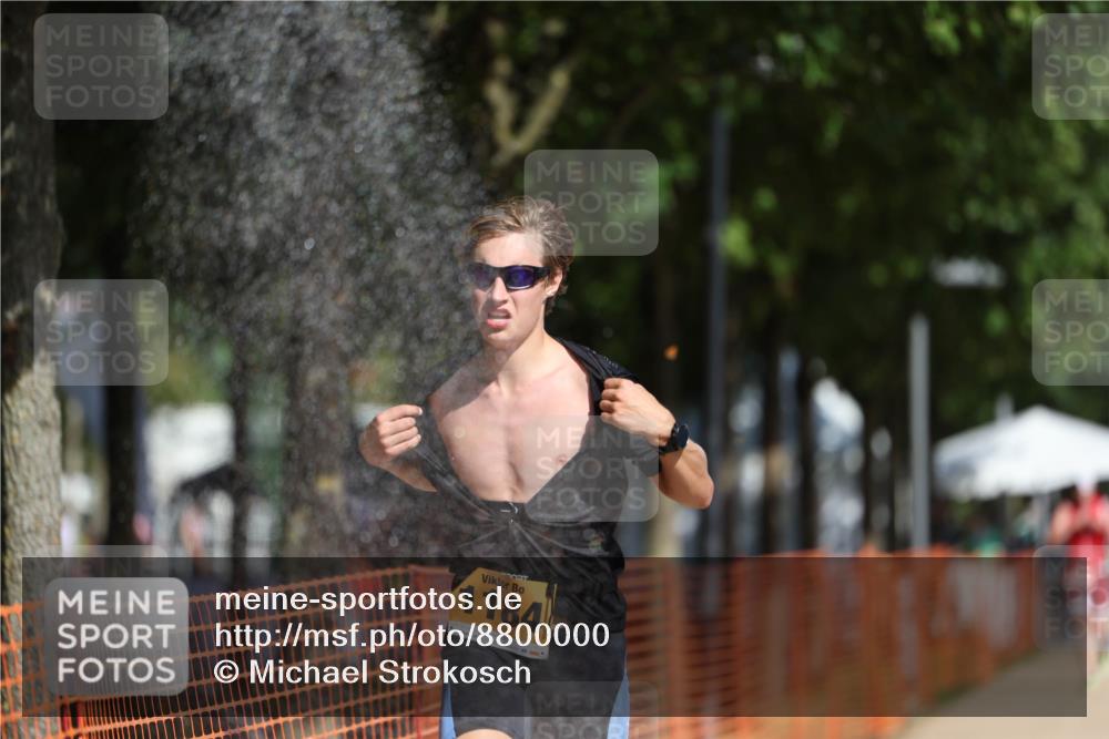 07.09.2025 - 19. Norderstedt Triathlon Michael Strokosch http://msf.ph/oto/8800000 07.09.2025 12:00:29 Laufen 714, 749, 1184 meine-sportfotos.de