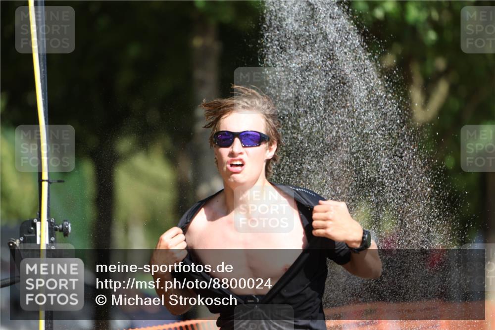 07.09.2025 - 19. Norderstedt Triathlon Michael Strokosch http://msf.ph/oto/8800024 07.09.2025 12:00:30 Laufen 1184 meine-sportfotos.de