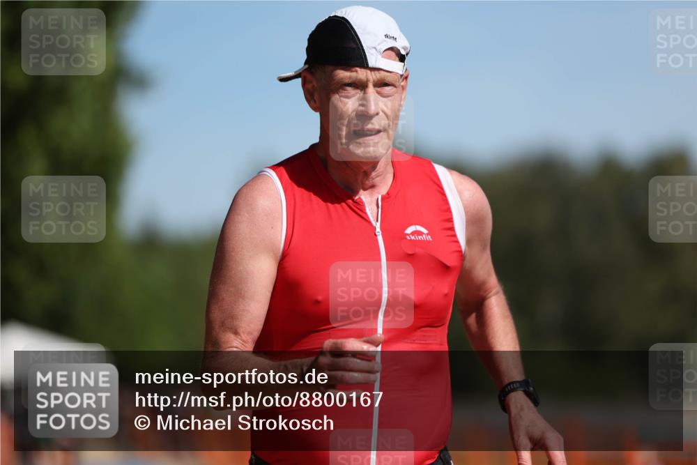 07.09.2025 - 19. Norderstedt Triathlon Michael Strokosch http://msf.ph/oto/8800167 07.09.2025 12:00:44 Laufen 704 meine-sportfotos.de