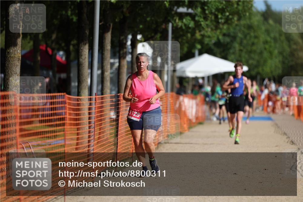 07.09.2025 - 19. Norderstedt Triathlon Michael Strokosch http://msf.ph/oto/8800311 07.09.2025 10:57:04 Laufen 122, 636, 1125 meine-sportfotos.de