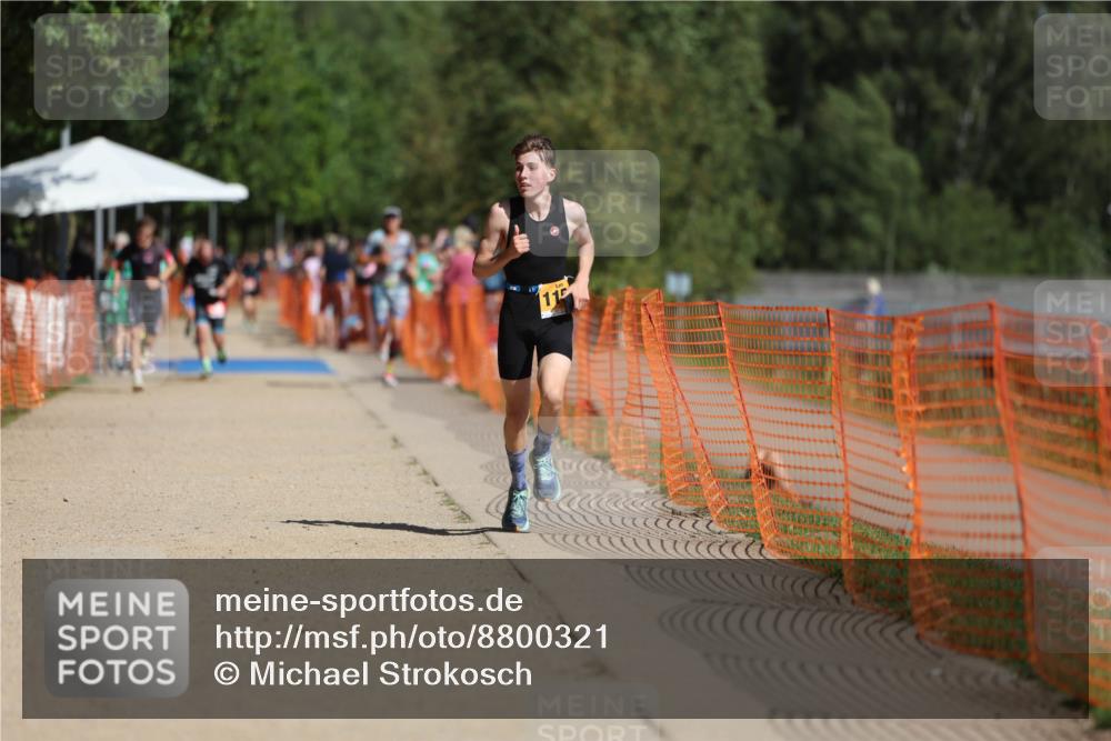 07.09.2025 - 19. Norderstedt Triathlon Michael Strokosch http://msf.ph/oto/8800321 07.09.2025 12:00:56 Laufen 284, 1152 meine-sportfotos.de