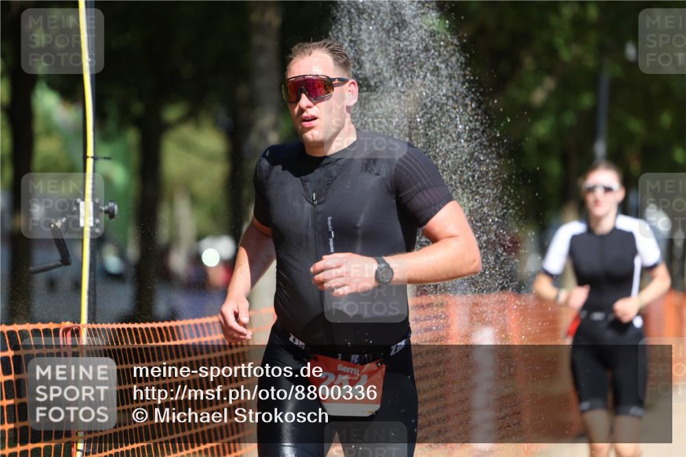07.09.2025 - 19. Norderstedt Triathlon Michael Strokosch http://msf.ph/oto/8800336 07.09.2025 12:30:19 Laufen 252, 292 meine-sportfotos.de