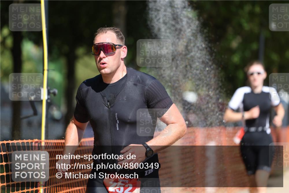 07.09.2025 - 19. Norderstedt Triathlon Michael Strokosch http://msf.ph/oto/8800349 07.09.2025 12:30:19 Laufen 252, 292 meine-sportfotos.de