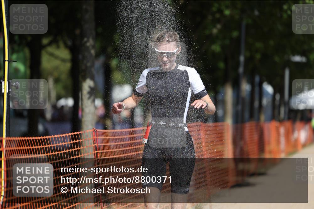 07.09.2025 - 19. Norderstedt Triathlon Michael Strokosch http://msf.ph/oto/8800371 07.09.2025 12:30:20 Laufen 252, 292 meine-sportfotos.de