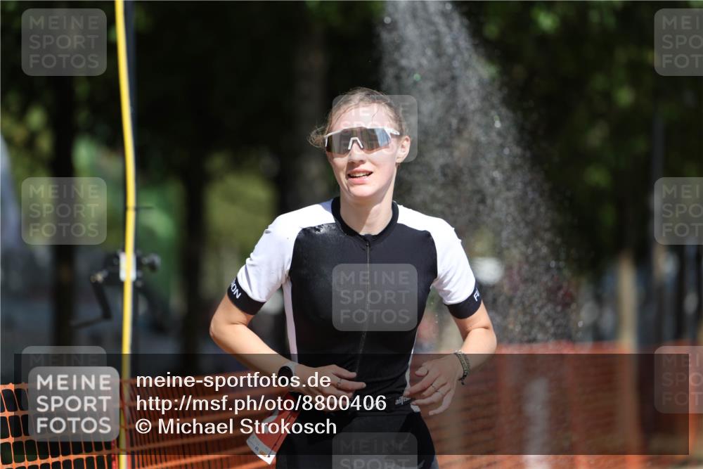 07.09.2025 - 19. Norderstedt Triathlon Michael Strokosch http://msf.ph/oto/8800406 07.09.2025 12:30:21 Laufen 252, 292 meine-sportfotos.de