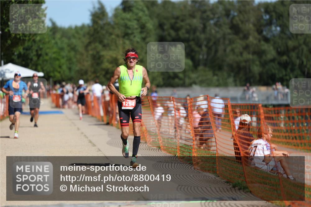 07.09.2025 - 19. Norderstedt Triathlon Michael Strokosch http://msf.ph/oto/8800419 07.09.2025 12:30:29 Laufen 303, 1294 meine-sportfotos.de