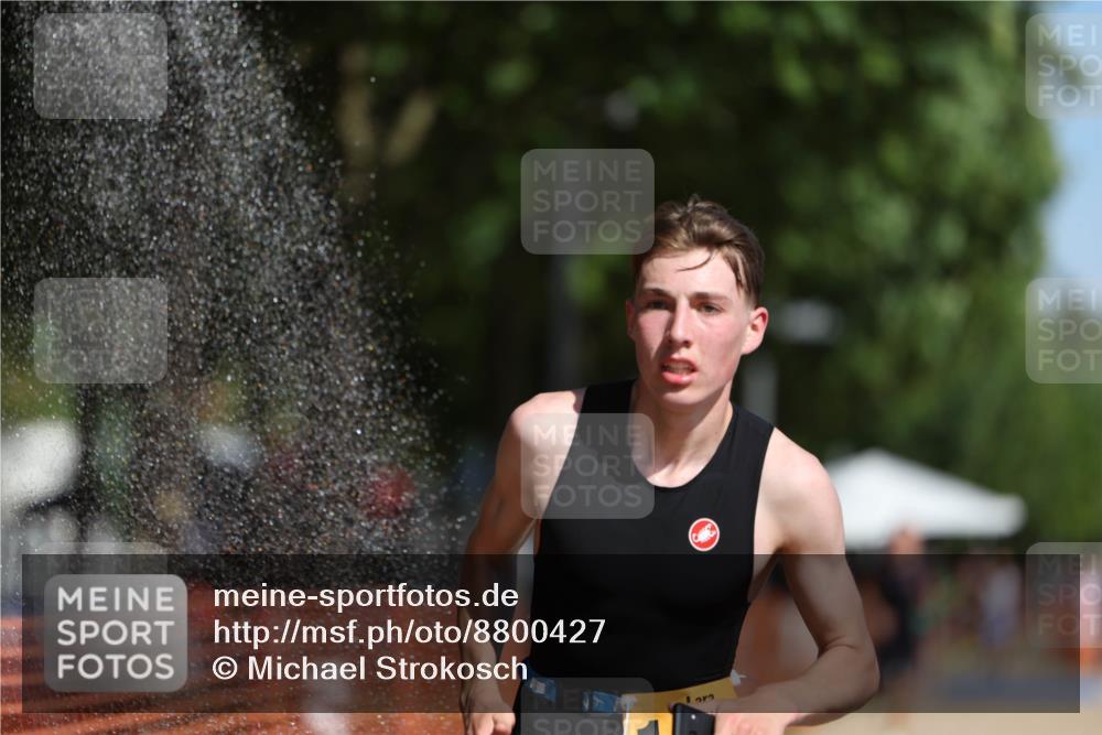 07.09.2025 - 19. Norderstedt Triathlon Michael Strokosch http://msf.ph/oto/8800427 07.09.2025 12:01:01 Laufen 1152, 1156 meine-sportfotos.de