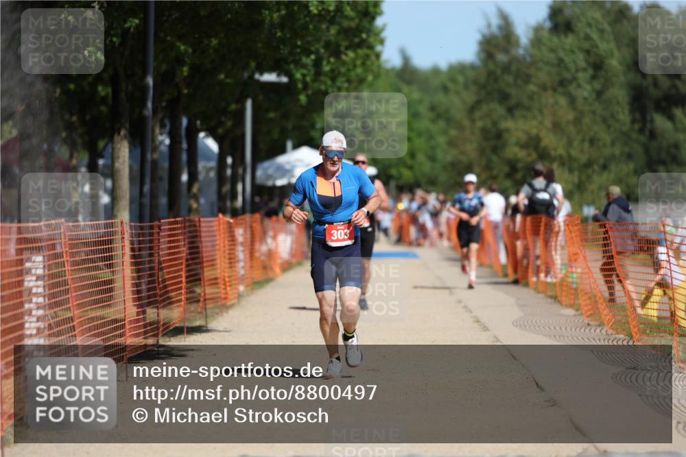 07.09.2025 - 19. Norderstedt Triathlon Michael Strokosch http://msf.ph/oto/8800497 07.09.2025 12:30:33 Laufen 303, 703, 1294 meine-sportfotos.de