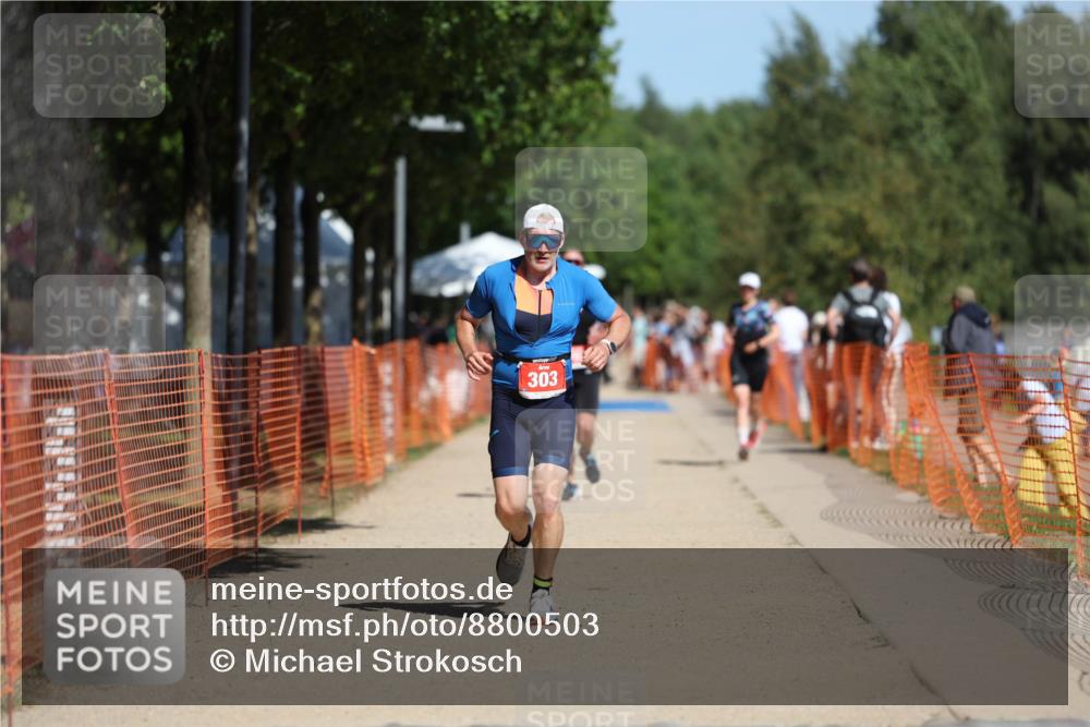 07.09.2025 - 19. Norderstedt Triathlon Michael Strokosch http://msf.ph/oto/8800503 07.09.2025 12:30:33 Laufen 303, 703, 1294 meine-sportfotos.de