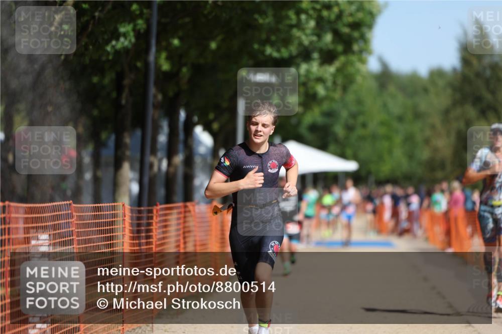07.09.2025 - 19. Norderstedt Triathlon Michael Strokosch http://msf.ph/oto/8800514 07.09.2025 12:01:06 Laufen 787, 1156 meine-sportfotos.de