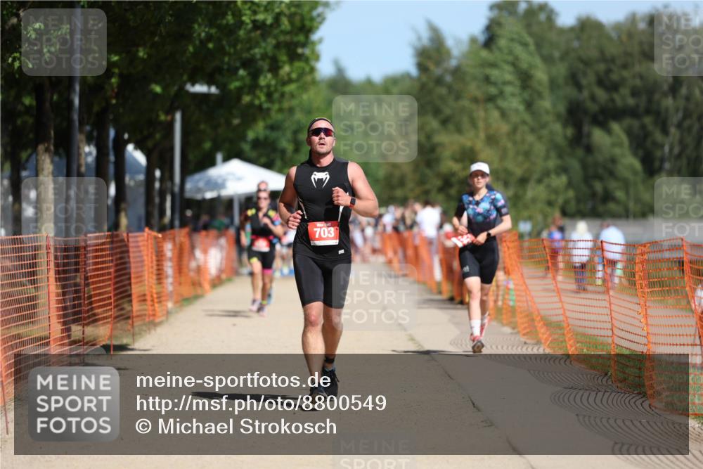07.09.2025 - 19. Norderstedt Triathlon Michael Strokosch http://msf.ph/oto/8800549 07.09.2025 12:30:38 Laufen 303, 703, 822, 1343 meine-sportfotos.de