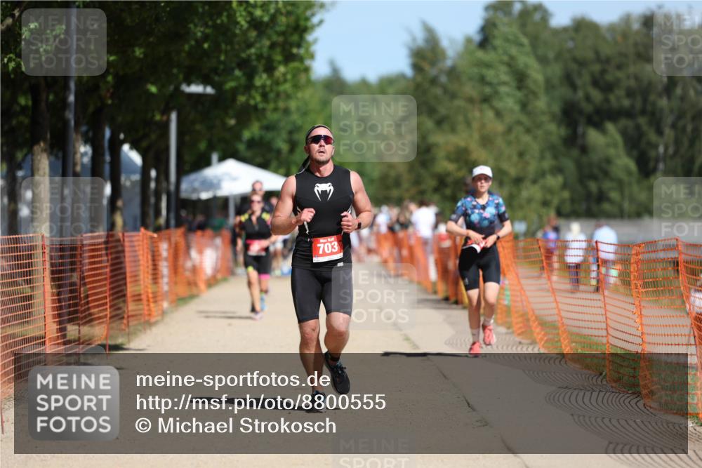 07.09.2025 - 19. Norderstedt Triathlon Michael Strokosch http://msf.ph/oto/8800555 07.09.2025 12:30:38 Laufen 303, 703, 822, 1343 meine-sportfotos.de