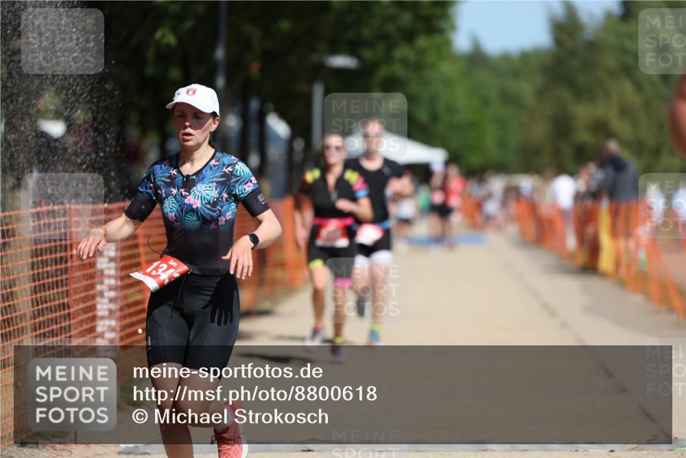07.09.2025 - 19. Norderstedt Triathlon Michael Strokosch http://msf.ph/oto/8800618 07.09.2025 12:30:43 Laufen 703, 822, 1280, 1343 meine-sportfotos.de