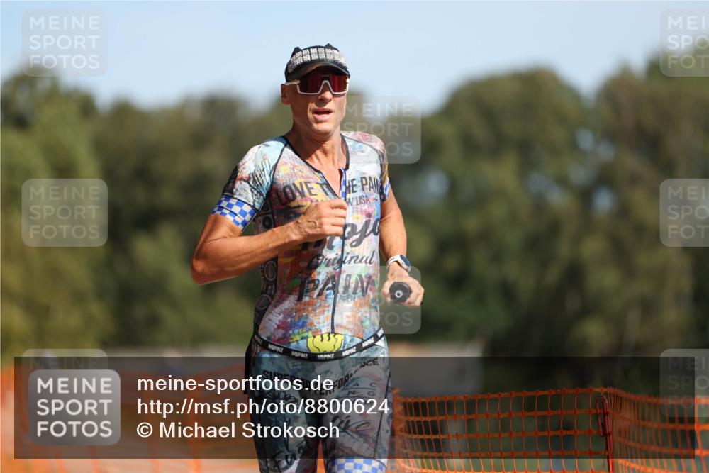 07.09.2025 - 19. Norderstedt Triathlon Michael Strokosch http://msf.ph/oto/8800624 07.09.2025 12:01:10 Laufen 787, 796, 1156 meine-sportfotos.de