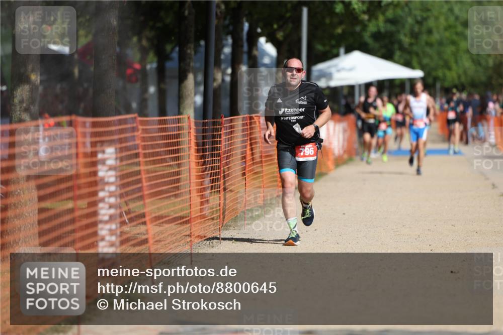 07.09.2025 - 19. Norderstedt Triathlon Michael Strokosch http://msf.ph/oto/8800645 07.09.2025 12:01:13 Laufen 787, 796 meine-sportfotos.de