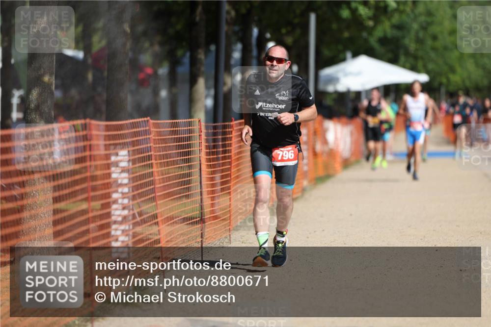 07.09.2025 - 19. Norderstedt Triathlon Michael Strokosch http://msf.ph/oto/8800671 07.09.2025 12:01:14 Laufen 787, 796 meine-sportfotos.de