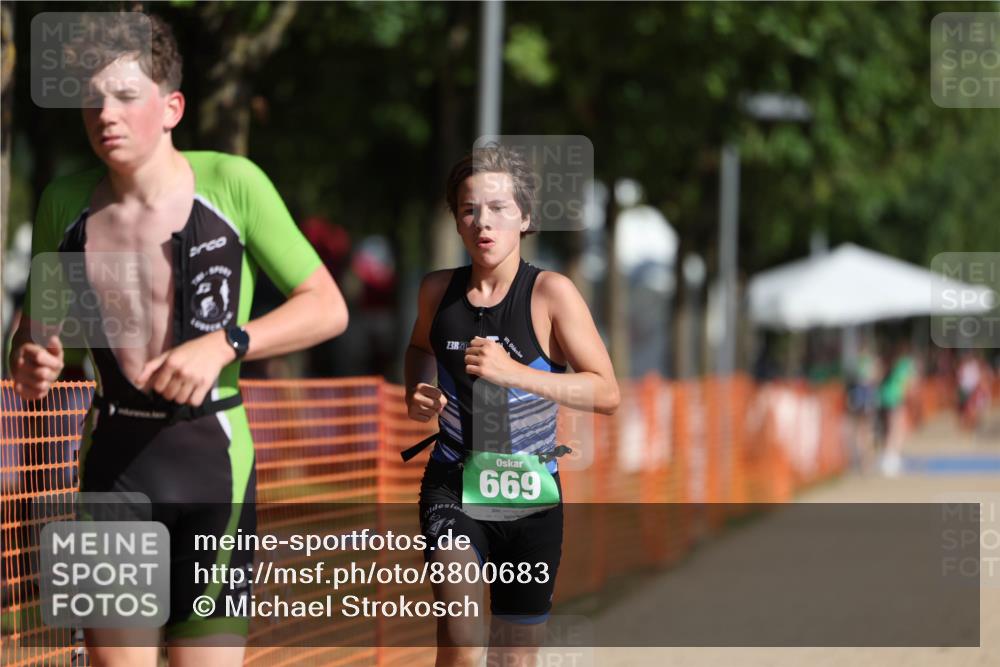 07.09.2025 - 19. Norderstedt Triathlon Michael Strokosch http://msf.ph/oto/8800683 07.09.2025 10:57:25 Laufen 655, 669 meine-sportfotos.de