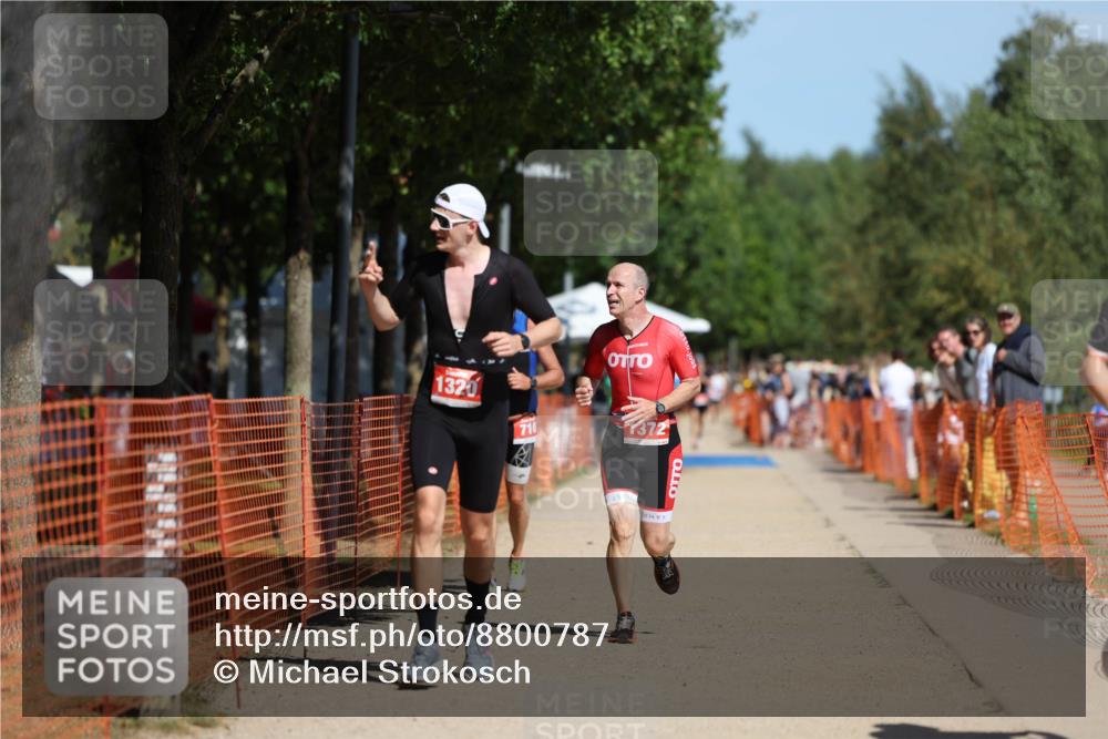07.09.2025 - 19. Norderstedt Triathlon Michael Strokosch http://msf.ph/oto/8800787 07.09.2025 12:30:56 Laufen 710, 1300, 1320, 1372 meine-sportfotos.de