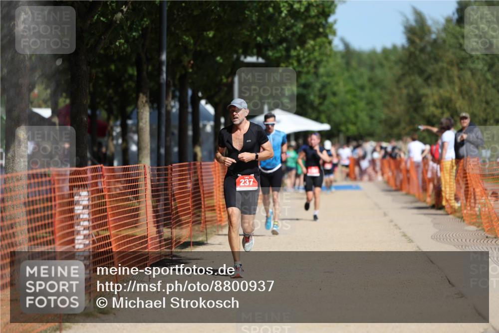 07.09.2025 - 19. Norderstedt Triathlon Michael Strokosch http://msf.ph/oto/8800937 07.09.2025 12:31:16 Laufen 215, 237 meine-sportfotos.de