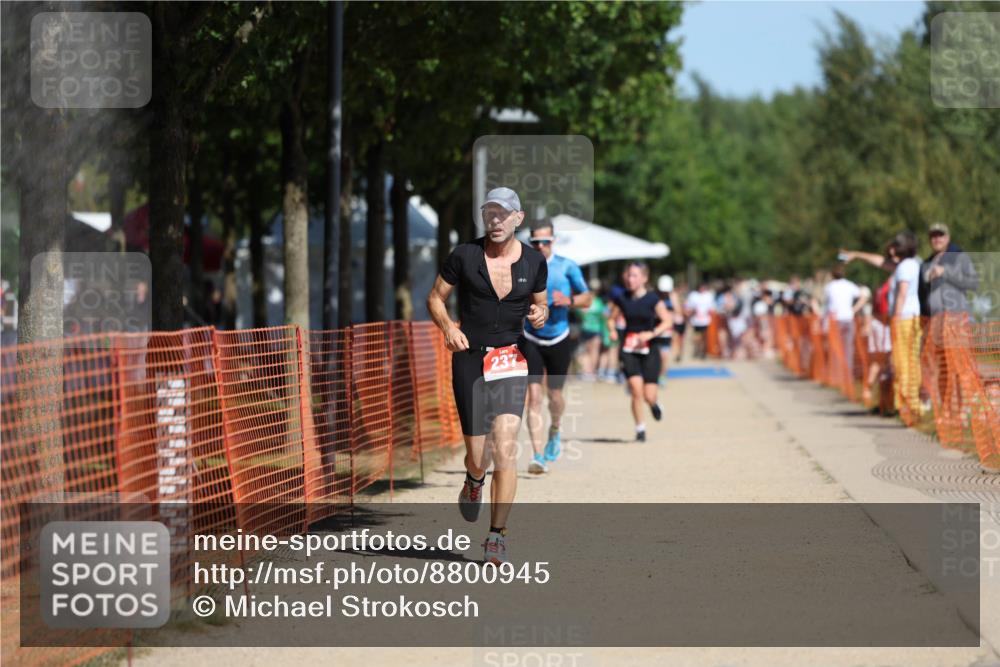 07.09.2025 - 19. Norderstedt Triathlon Michael Strokosch http://msf.ph/oto/8800945 07.09.2025 12:31:16 Laufen 215, 237 meine-sportfotos.de
