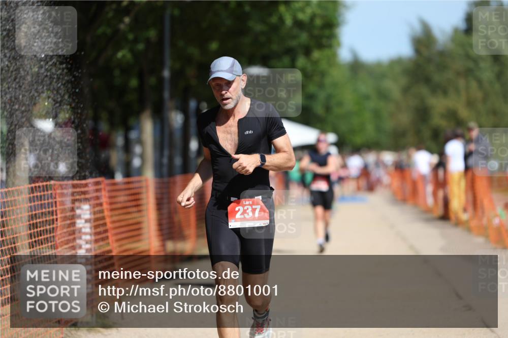 07.09.2025 - 19. Norderstedt Triathlon Michael Strokosch http://msf.ph/oto/8801001 07.09.2025 12:31:19 Laufen 215, 237, 1361 meine-sportfotos.de