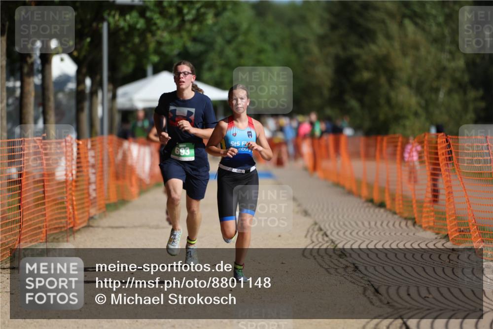 07.09.2025 - 19. Norderstedt Triathlon Michael Strokosch http://msf.ph/oto/8801148 07.09.2025 10:58:09 Laufen 57, 59, 643, 666, 693 meine-sportfotos.de