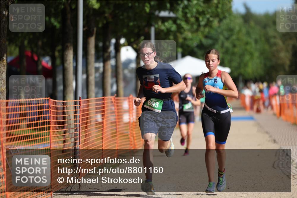 07.09.2025 - 19. Norderstedt Triathlon Michael Strokosch http://msf.ph/oto/8801160 07.09.2025 10:58:10 Laufen 57, 643, 666, 693 meine-sportfotos.de