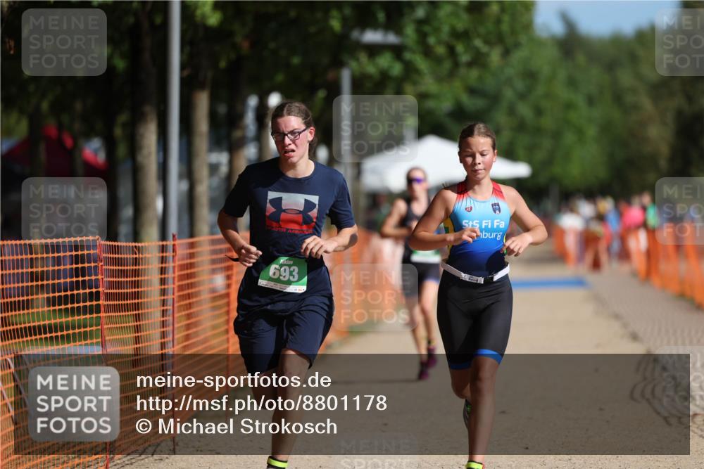 07.09.2025 - 19. Norderstedt Triathlon Michael Strokosch http://msf.ph/oto/8801178 07.09.2025 10:58:10 Laufen 57, 643, 666, 693 meine-sportfotos.de