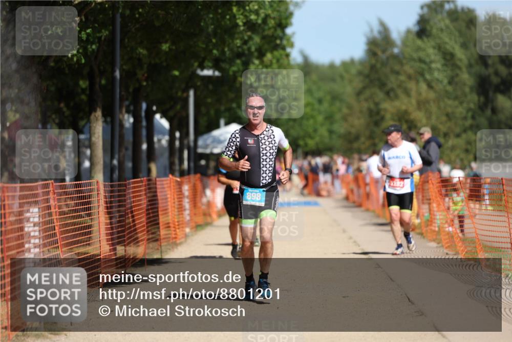 07.09.2025 - 19. Norderstedt Triathlon Michael Strokosch http://msf.ph/oto/8801201 07.09.2025 12:31:43 Laufen 795, 898, 1282, 1315 meine-sportfotos.de