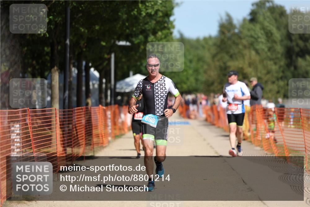 07.09.2025 - 19. Norderstedt Triathlon Michael Strokosch http://msf.ph/oto/8801214 07.09.2025 12:31:43 Laufen 795, 898, 1282, 1315 meine-sportfotos.de