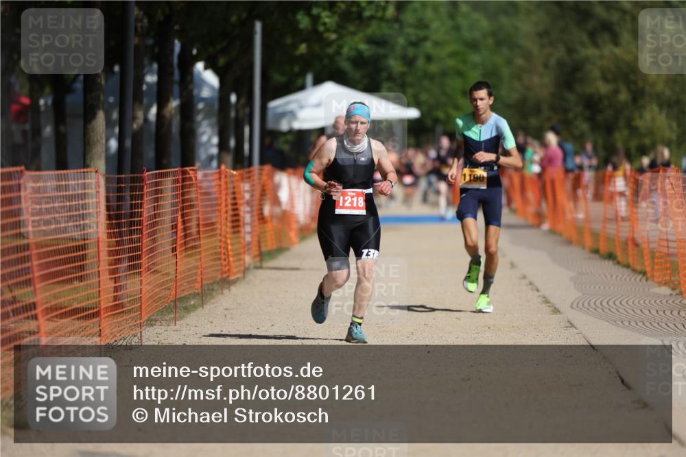 07.09.2025 - 19. Norderstedt Triathlon Michael Strokosch http://msf.ph/oto/8801261 07.09.2025 12:02:11 Laufen 1190, 1218 meine-sportfotos.de