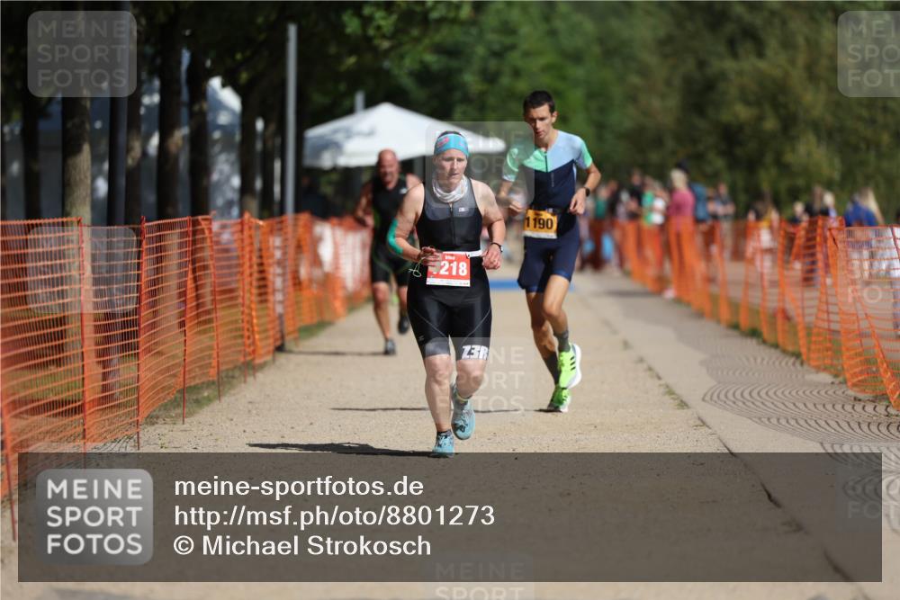 07.09.2025 - 19. Norderstedt Triathlon Michael Strokosch http://msf.ph/oto/8801273 07.09.2025 12:02:11 Laufen 1190, 1218 meine-sportfotos.de