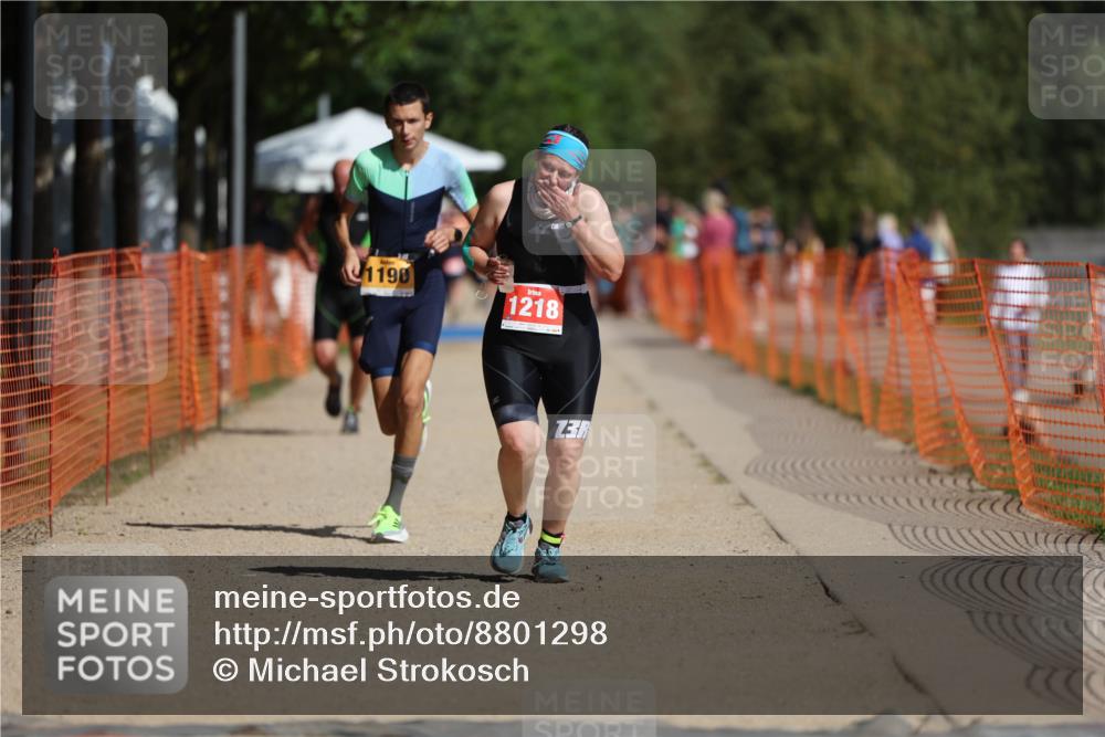 07.09.2025 - 19. Norderstedt Triathlon Michael Strokosch http://msf.ph/oto/8801298 07.09.2025 12:02:12 Laufen 1190, 1218 meine-sportfotos.de