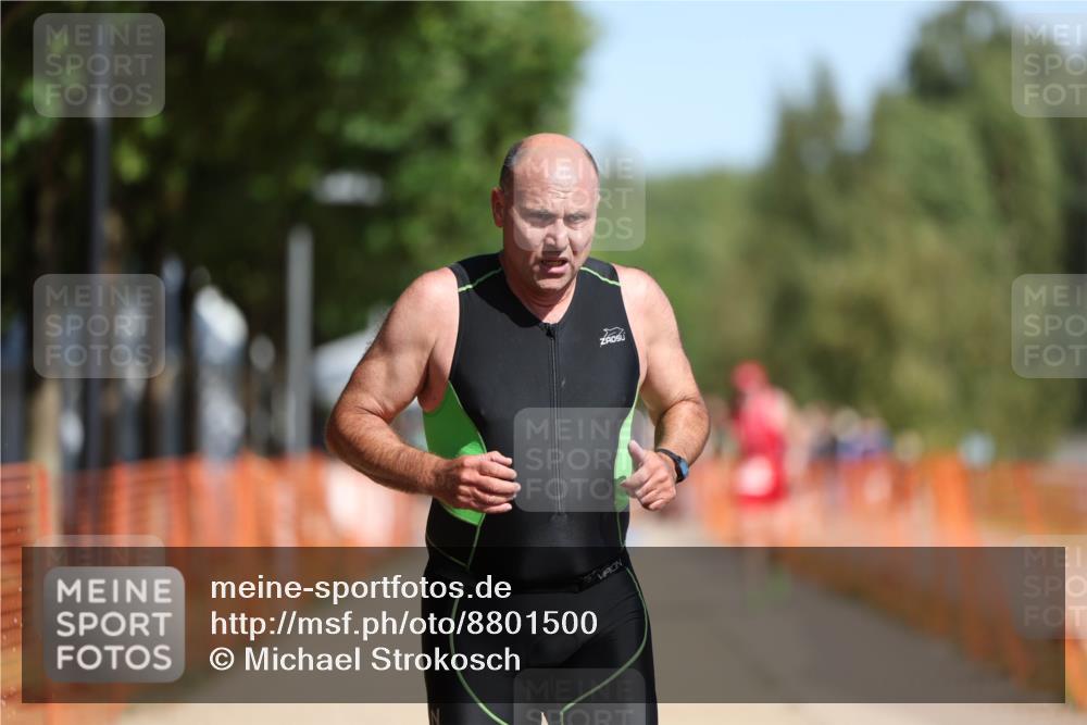07.09.2025 - 19. Norderstedt Triathlon Michael Strokosch http://msf.ph/oto/8801500 07.09.2025 12:02:22 Laufen 1217 meine-sportfotos.de