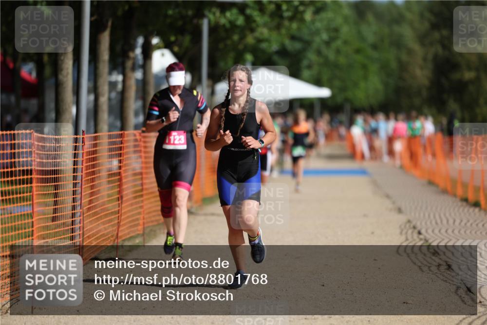 07.09.2025 - 19. Norderstedt Triathlon Michael Strokosch http://msf.ph/oto/8801768 07.09.2025 10:59:16 Laufen 64, 83, 1123 meine-sportfotos.de