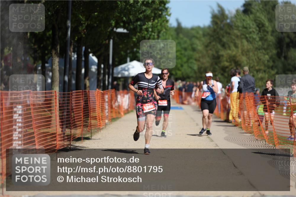 07.09.2025 - 19. Norderstedt Triathlon Michael Strokosch http://msf.ph/oto/8801795 07.09.2025 12:32:29 Laufen 1370, 1386 meine-sportfotos.de