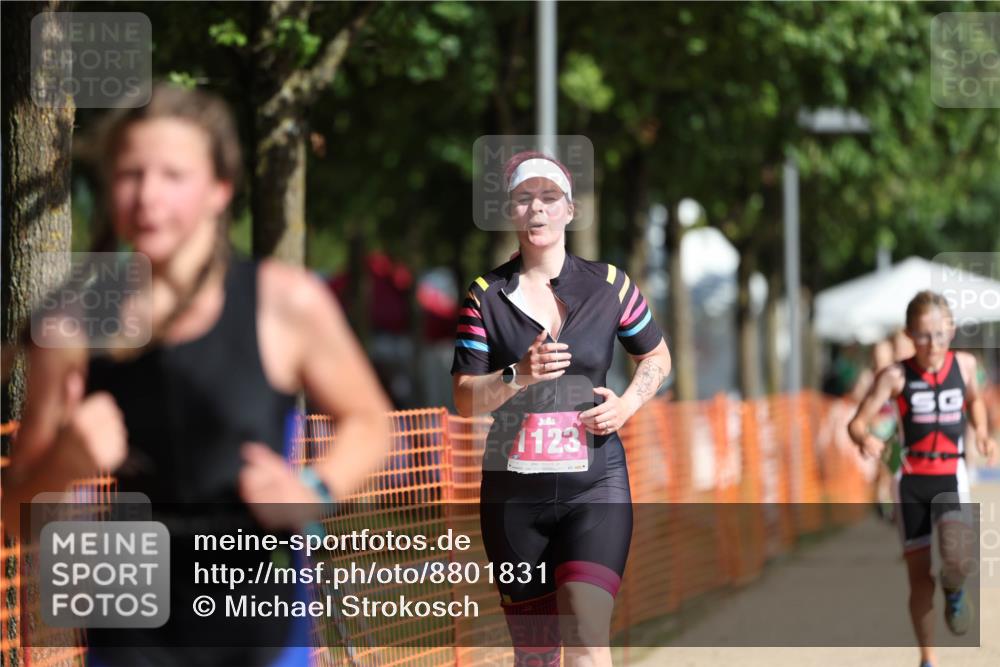 07.09.2025 - 19. Norderstedt Triathlon Michael Strokosch http://msf.ph/oto/8801831 07.09.2025 10:59:20 Laufen 64, 73, 83, 1123 meine-sportfotos.de